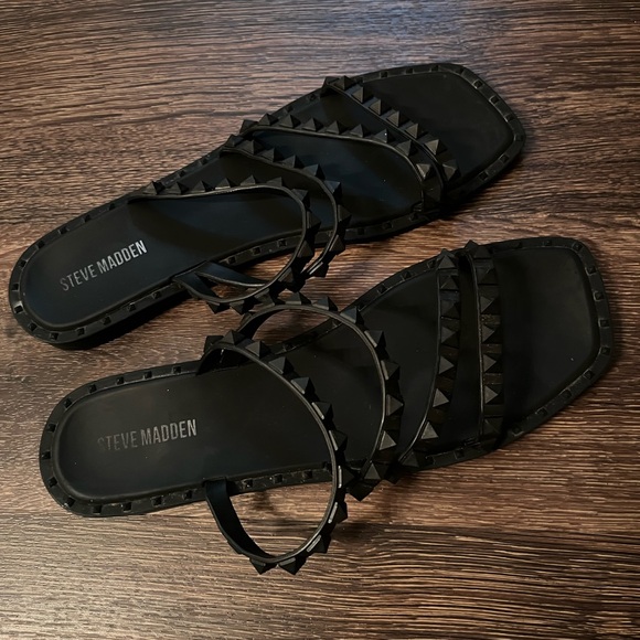 Steve Madden Women's Skyler Flat Sandal - Picture 1 of 3